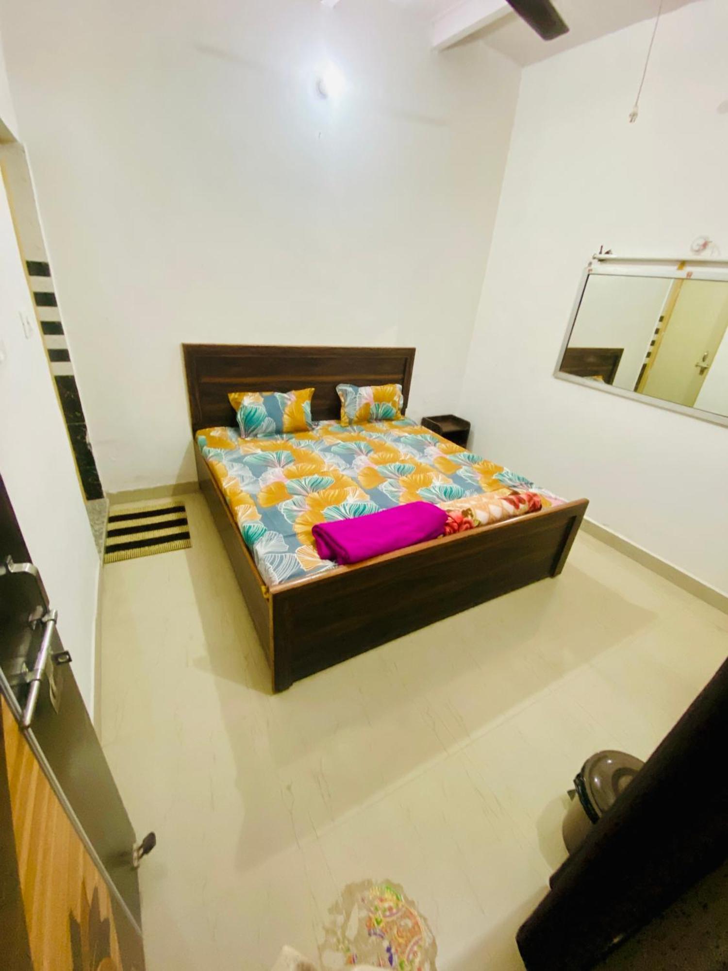 Nirupam Sadan Homestay Vrindavan Luaran gambar