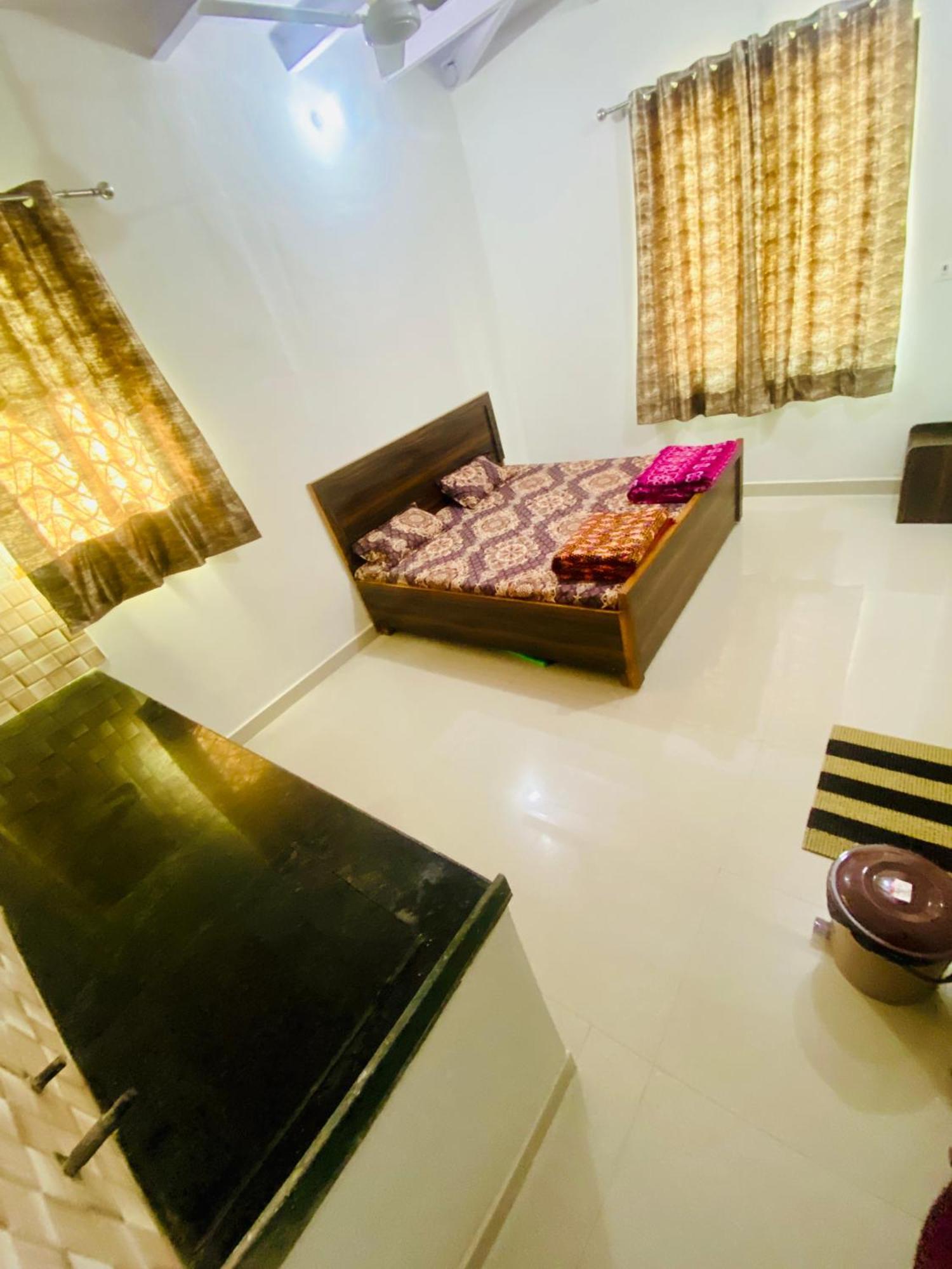 Nirupam Sadan Homestay Vrindavan Luaran gambar