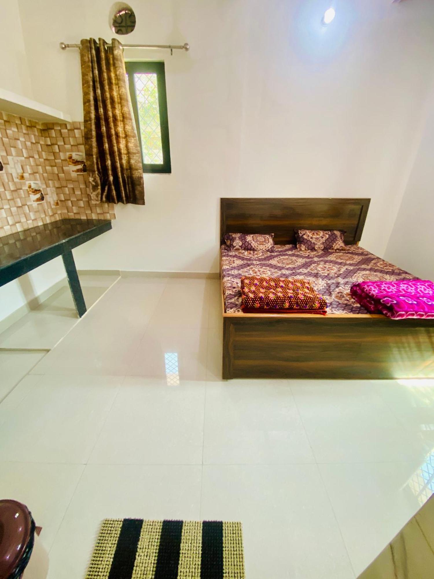Nirupam Sadan Homestay Vrindavan Luaran gambar