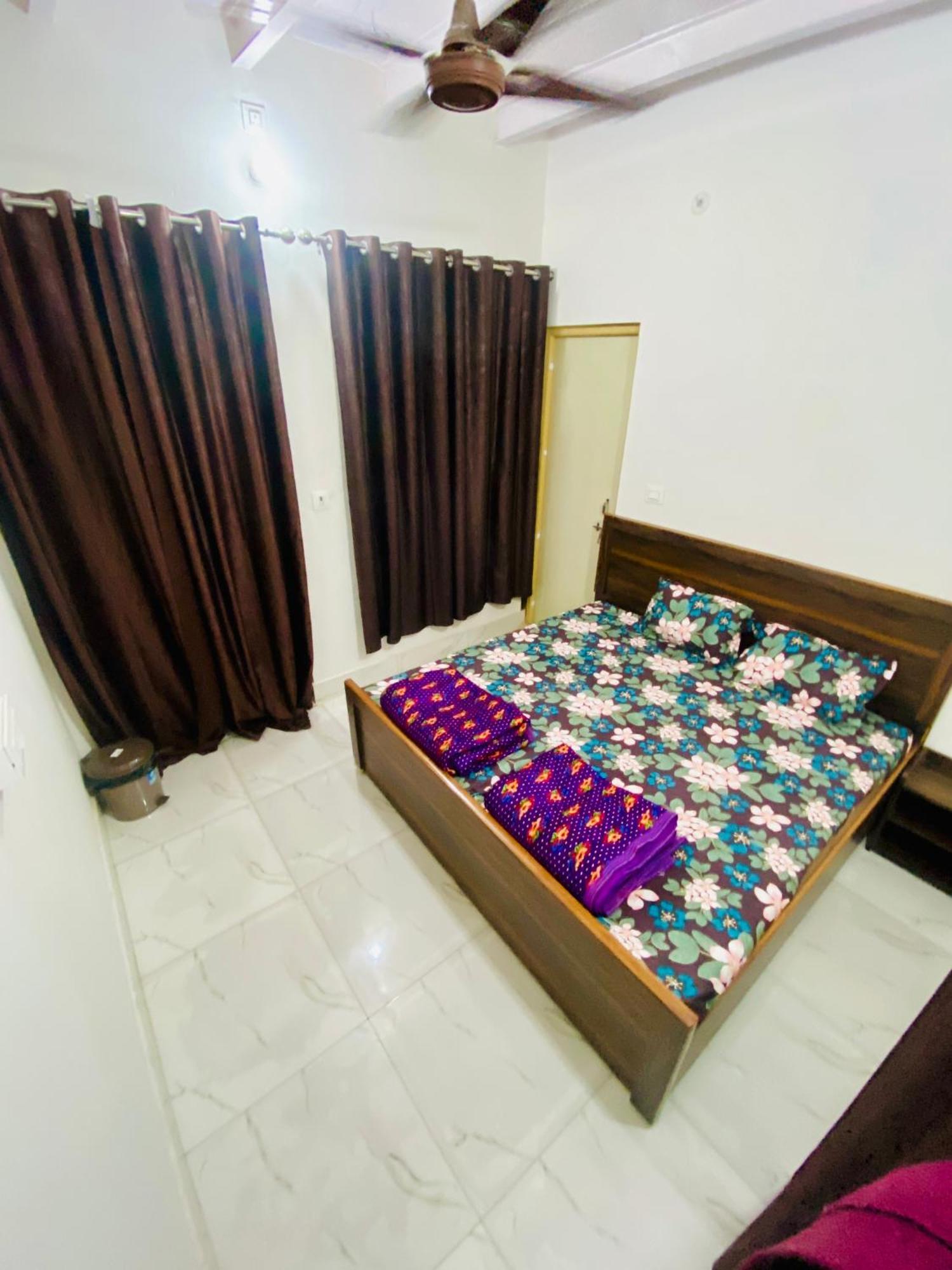Nirupam Sadan Homestay Vrindavan Luaran gambar